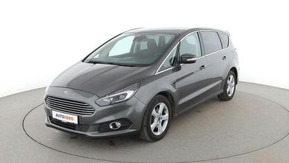 Gebraucht Ford S-MAX Titanium 180 PS (132 kW) 2017 Grau Van / Kleinbus
