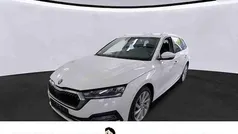 Weiss Gebraucht 2023 Skoda Octavia Style Kombi | 23.977 € (Fairer Preis)
