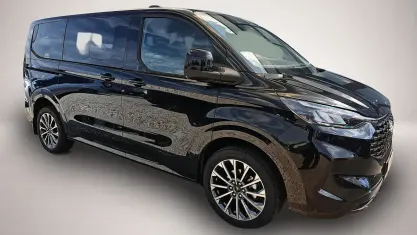 Neu Ford Tourneo Titanium X 170 PS (125 kW) 2026 Schwarz Van / Kleinbus