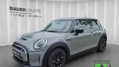 Metallic) (grau Gebraucht 2022 Mini Cooper SE Classic Kleinwagen | 20.930 € (Etwas zu teuer)
