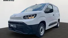 Weiß Gebraucht 2024 Toyota Proace City Van | 19.690 € (Etwas zu teuer)