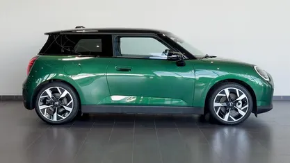 Gebraucht Mini Cooper Favoured 135 kW (184 PS) 2024 Kleinwagen