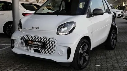 Bodypanels in white Gebraucht 2021 Smart ForTwo Electric Drive Passion Cabrio | 11.890 € (Fairer Preis)