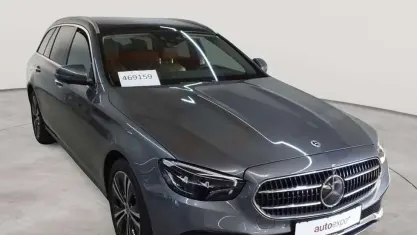 Gebraucht Mercedes E400 Avantgarde 330 PS (242 kW) 2023 Selenitgrau metallic Kombi