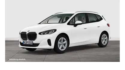 Gebraucht BMW 218 Active Tourer Performance 150 PS (110 kW) 2022 Weiß Van / Kleinbus