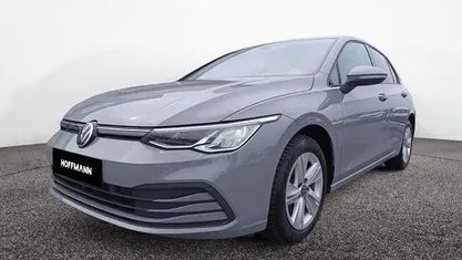 Gebraucht VW Golf VII Life 150 PS (110 kW) 2021 Moonstone gray Kleinwagen