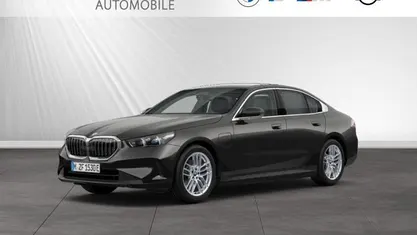 Sophistograu brillanteffekt metallic Gebraucht 2024 BMW 530e Limousine | 55.999 € (Superpreis)