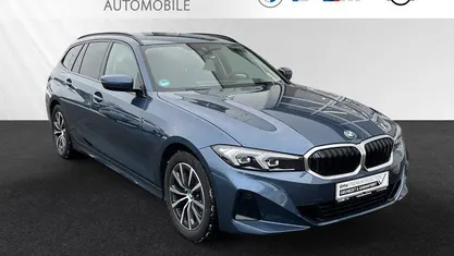 Arctic race blue Gebraucht 2025 BMW 318 Comfort Edition Kombi | 33.800 € (Superpreis)