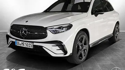 Używany Mercedes GLC220 AMG 197 KM (144 kW) 2025 Biały SUV