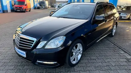 Gebraucht Mercedes E250 Avantgarde 204 PS (150 kW) 2010 Schwarz Kombi