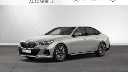 Gebraucht BMW 520 M Sport 197 PS (144 kW) 2025 Oxidgrau metallic Limousine