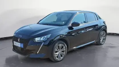 Gebraucht Peugeot e-208 Allure 100 kW (136 PS) 2023 Schwarz Kleinwagen