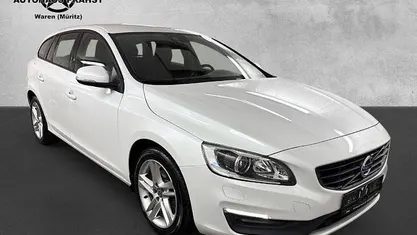 Gebraucht 2015 Volvo V60 Business Edition Kombi | 10.990 € (Fairer Preis)