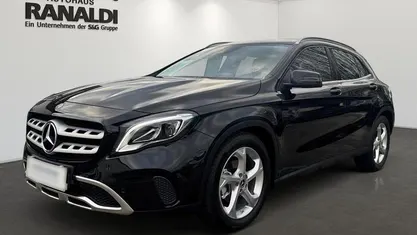 Metalliclack (schwarz Gebraucht 2019 Mercedes GLA200 SUV | 24.990 € (Fairer Preis)