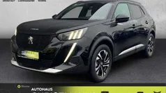 Schwarz Gebraucht 2023 Peugeot e-2008 GT SUV | 22.990 € (Fairer Preis)