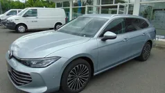 Oyster silver metallic Neu 2025 VW Passat Elegance Kombi | 38.990 € (Guter Preis)