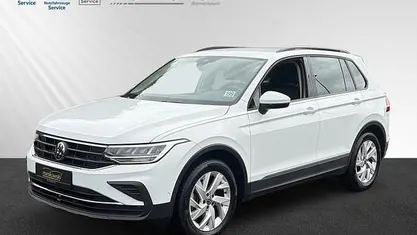 Weiss Gebraucht 2021 VW Tiguan Life SUV | 24.999 € (Fairer Preis)