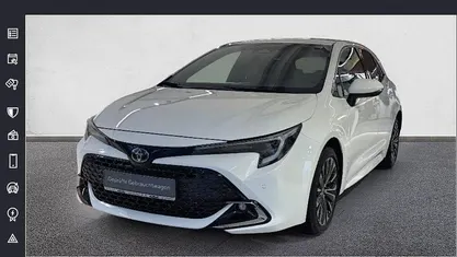 Weiß Gebraucht 2024 Toyota Corolla Team Limousine | 29.490 € (Fairer Preis)