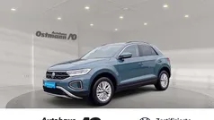 Blau Gebraucht 2024 VW T-Roc Life SUV | 30.548 € (Fairer Preis)