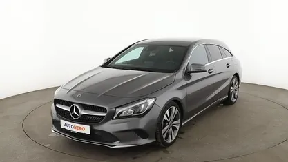 Gebraucht Mercedes CLA200 Shooting Brake Urban 156 PS (114 kW) 2019 Grau Kombi
