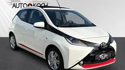 Gebraucht Toyota Aygo X-wave 69 PS (50 kW) 2015 Weiß Kleinwagen