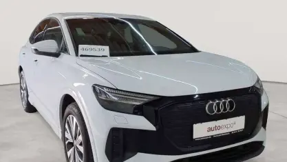 Gebraucht Audi Q4 Sportback e-tron Comfort 150 kW (204 PS) 2023 Gletscherweiss metallic SUV