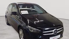 Kosmosschwarz metallic Gebraucht 2020 Mercedes B200 Style Van / Kleinbus | 19.390 € (Guter Preis)
