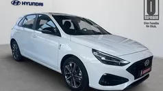 Weiß metallic Gebraucht 2024 Hyundai i30 Advantage Limousine | 25.990 € (Fairer Preis)