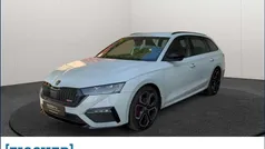Weiss Gebraucht 2023 Skoda Octavia RS Kombi | 31.970 € (Fairer Preis)