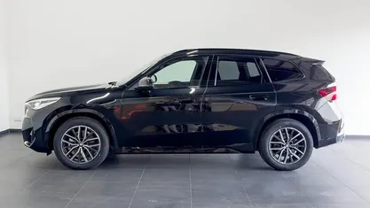 Schwarz Neu 2026 BMW iX1 M Sport SUV | 46.490 € (Superpreis)