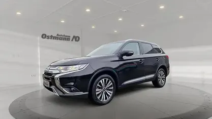 Schwarz Gebraucht 2020 Mitsubishi Outlander Diamant Edition SUV | 19.990 € (Guter Preis)