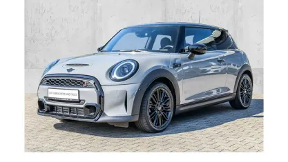Gebraucht Mini Cooper S Classic 178 PS (130 kW) 2022 Moonwalk grey () Kleinwagen