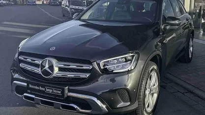 Gebraucht Mercedes GLC300e 194 PS (142 kW) 2021 Metalliclack graphitgrau SUV