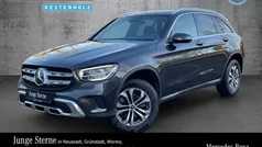 Graphitgrau Gebraucht 2023 Mercedes GLC200 SUV | 45.990 € (Fairer Preis)