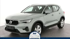 Vapour grey metallic Neu 2025 Volvo XC40 Core SUV | 35.495 € (Superpreis)