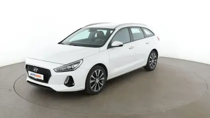 Gebraucht Hyundai i30 Trend 140 PS (102 kW) 2017 Weiß Kombi