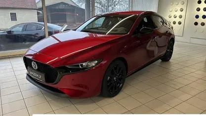 Neu Mazda 3 Homura-Line 140 PS (102 kW) 2026 Rot Limousine