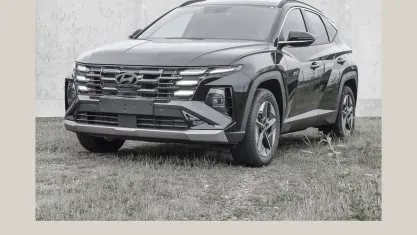 Neu Hyundai Tucson Trend 252 PS (185 kW) 2026 Schwarz SUV
