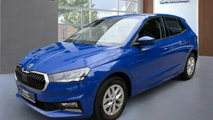 Gebraucht Skoda Fabia Essence 80 PS (58 kW) 2025 Blau Kleinwagen