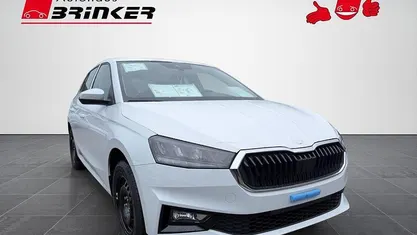 Neu Skoda Fabia Essence 80 PS (58 kW) 2025 Moonweiß perleffekt Kleinwagen
