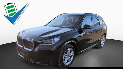 Gebraucht BMW iX1 M Sport 230 kW (313 PS) 2024 Black sapphire (schwarz) SUV