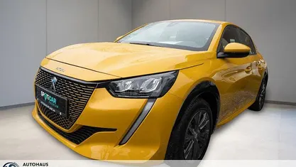 Gebraucht Peugeot e-208 Active 100 kW (136 PS) 2021 Gelb Kleinwagen