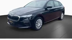 Schwarz Gebraucht 2024 Skoda Scala Essence Kleinwagen | 19.833 € (Fairer Preis)
