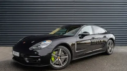 Gebraucht Porsche Panamera 4 E-Hybrid Platinum Edition 462 PS (339 kW) 2022 Tiefschwarzmetallic Kleinwagen