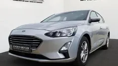 Polarsilber metallic Gebraucht 2022 Ford Focus Cool & Connect Limousine | 17.839 € (Superpreis)