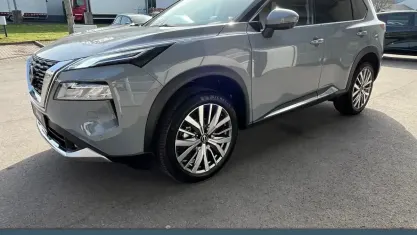 Neu Nissan X-Trail Tekna+ 120 PS (88 kW) 2026 Grau SUV