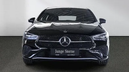 Gebraucht Mercedes CLA200 Shooting Brake 163 PS (119 kW) 2024 Schwarz Kombi