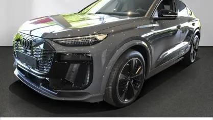 Neu Audi Q6 Sportback e-tron Business 314 kW (428 PS) 2026 Grau SUV