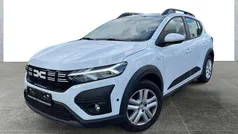 Weiß Gebraucht 2024 Dacia Sandero Expression Kleinwagen | 16.290 € (Fairer Preis)