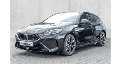 Gebraucht BMW 120 M Sport 156 PS (114 kW) 2025 Saphirschwarz Kleinwagen